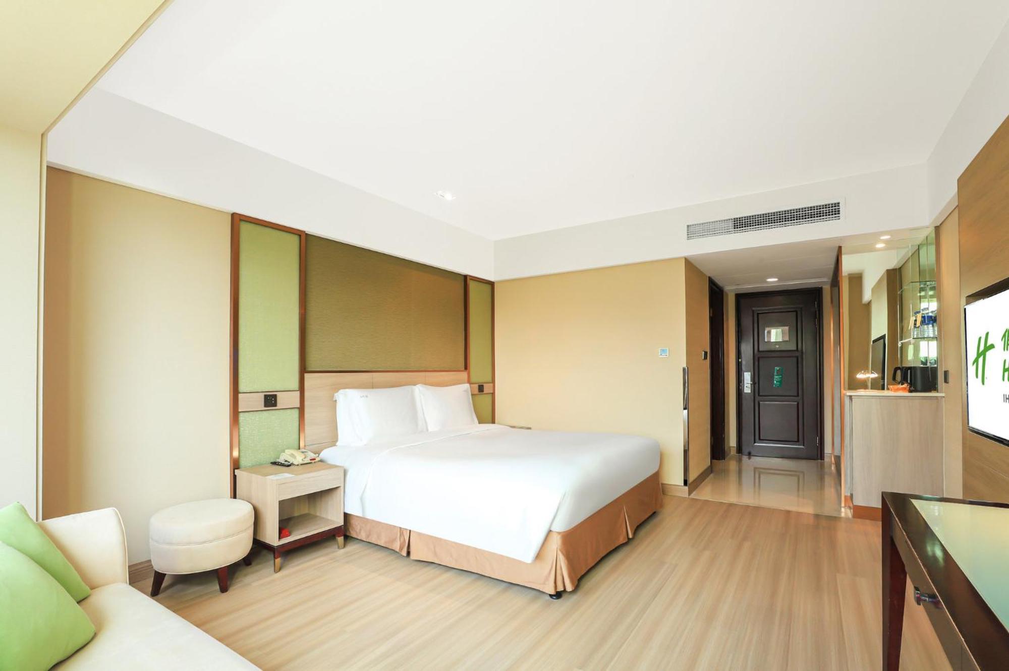 Holiday Inn Shanghai Pudong Nanpu By Ihg Exterior photo