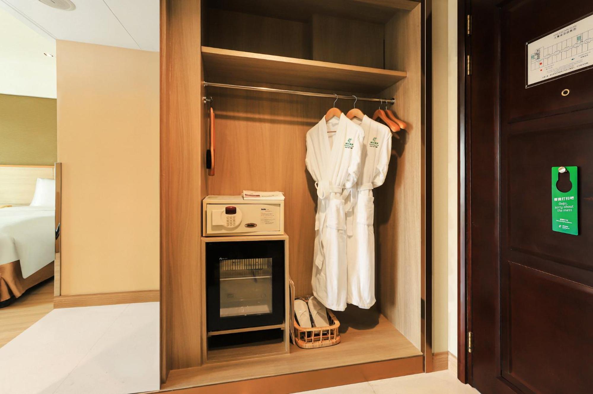 Holiday Inn Shanghai Pudong Nanpu By Ihg Exterior photo