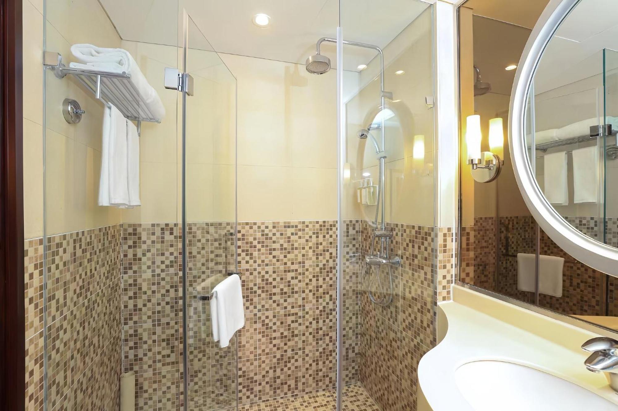 Holiday Inn Shanghai Pudong Nanpu By Ihg Exterior photo