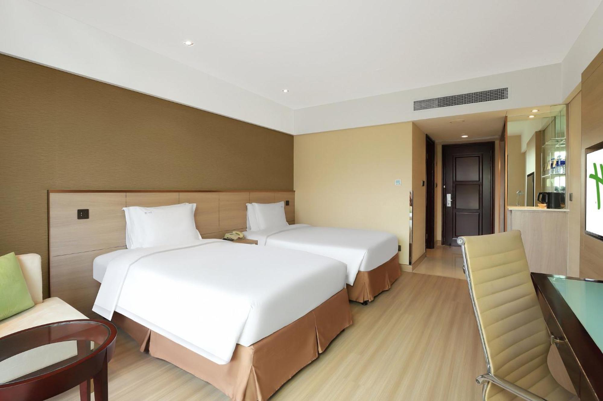 Holiday Inn Shanghai Pudong Nanpu By Ihg Exterior photo