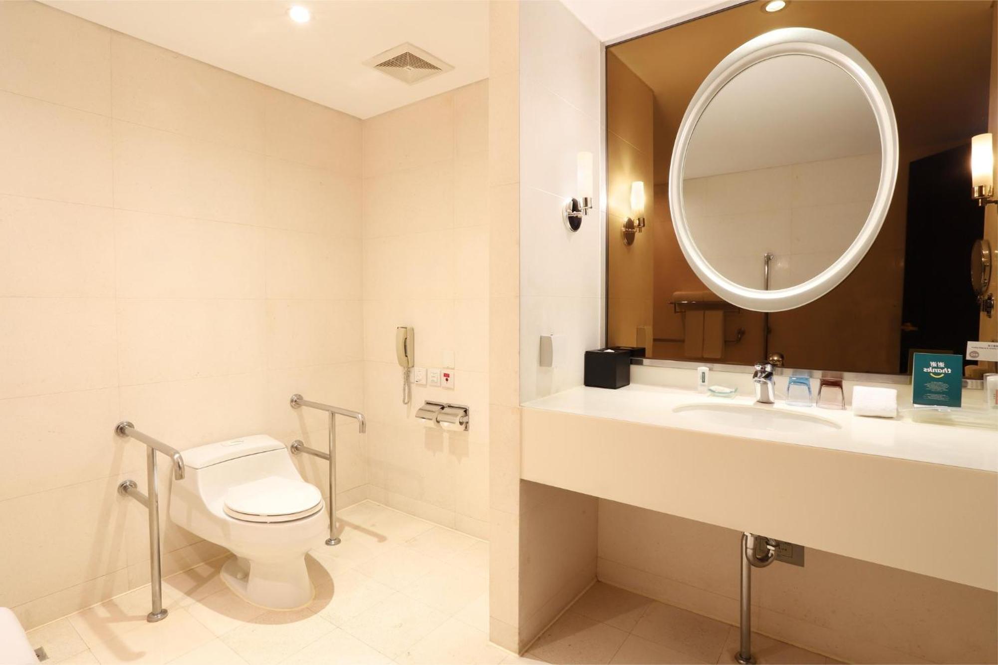 Holiday Inn Shanghai Pudong Nanpu By Ihg Exterior photo