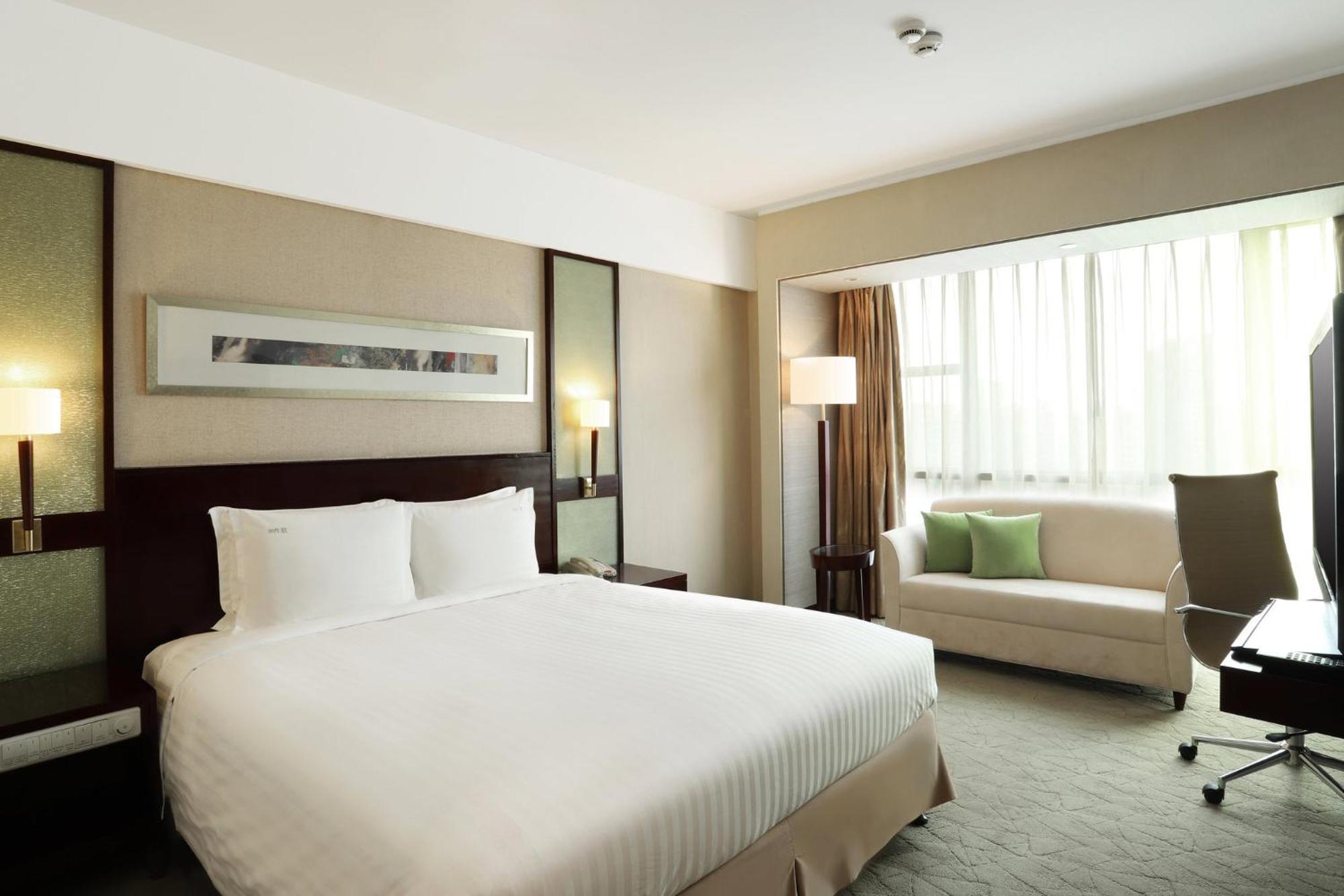 Holiday Inn Shanghai Pudong Nanpu By Ihg Exterior photo