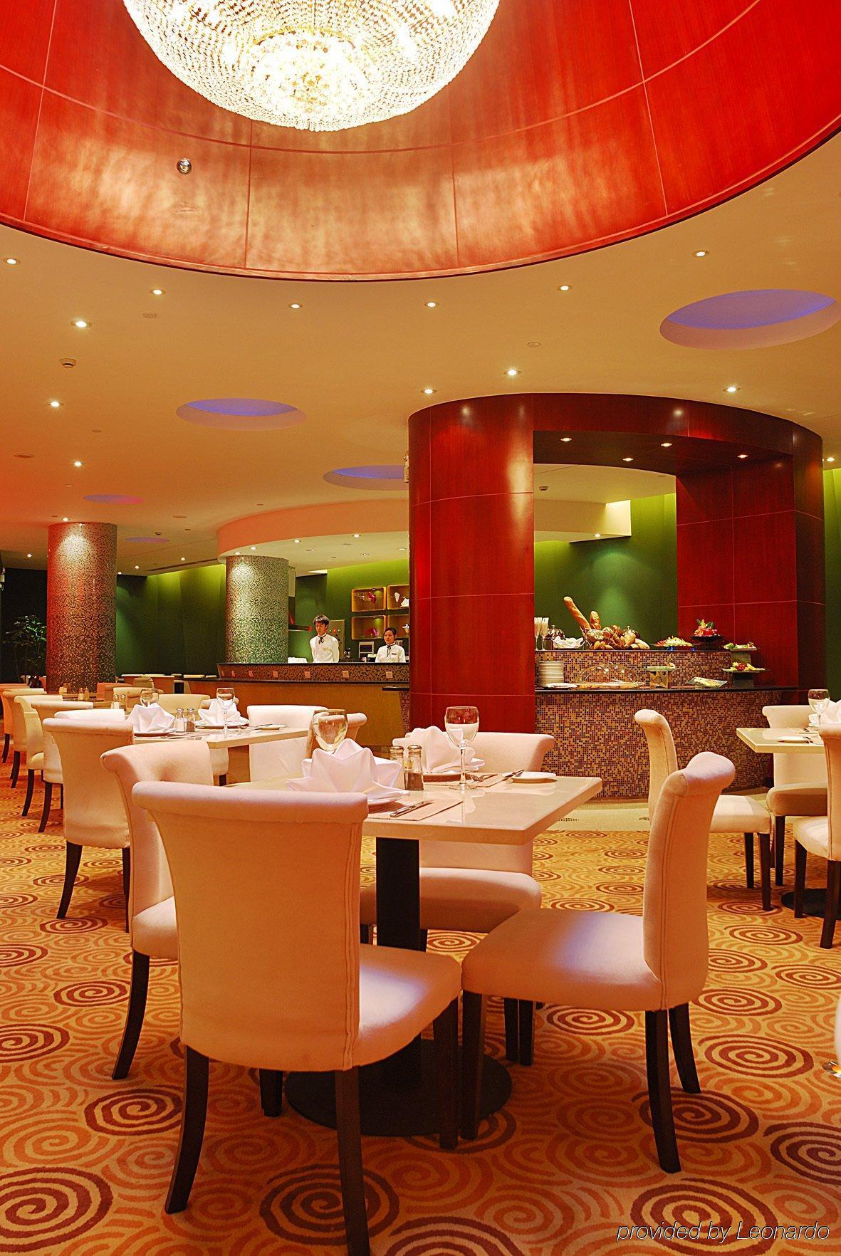 Holiday Inn Shanghai Pudong Nanpu By Ihg Restaurant photo